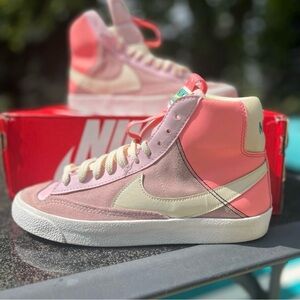 Nike Kids Sneakers Pink and Cream